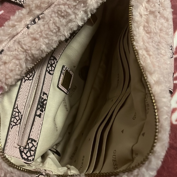 Guess - Picture 3 of 3